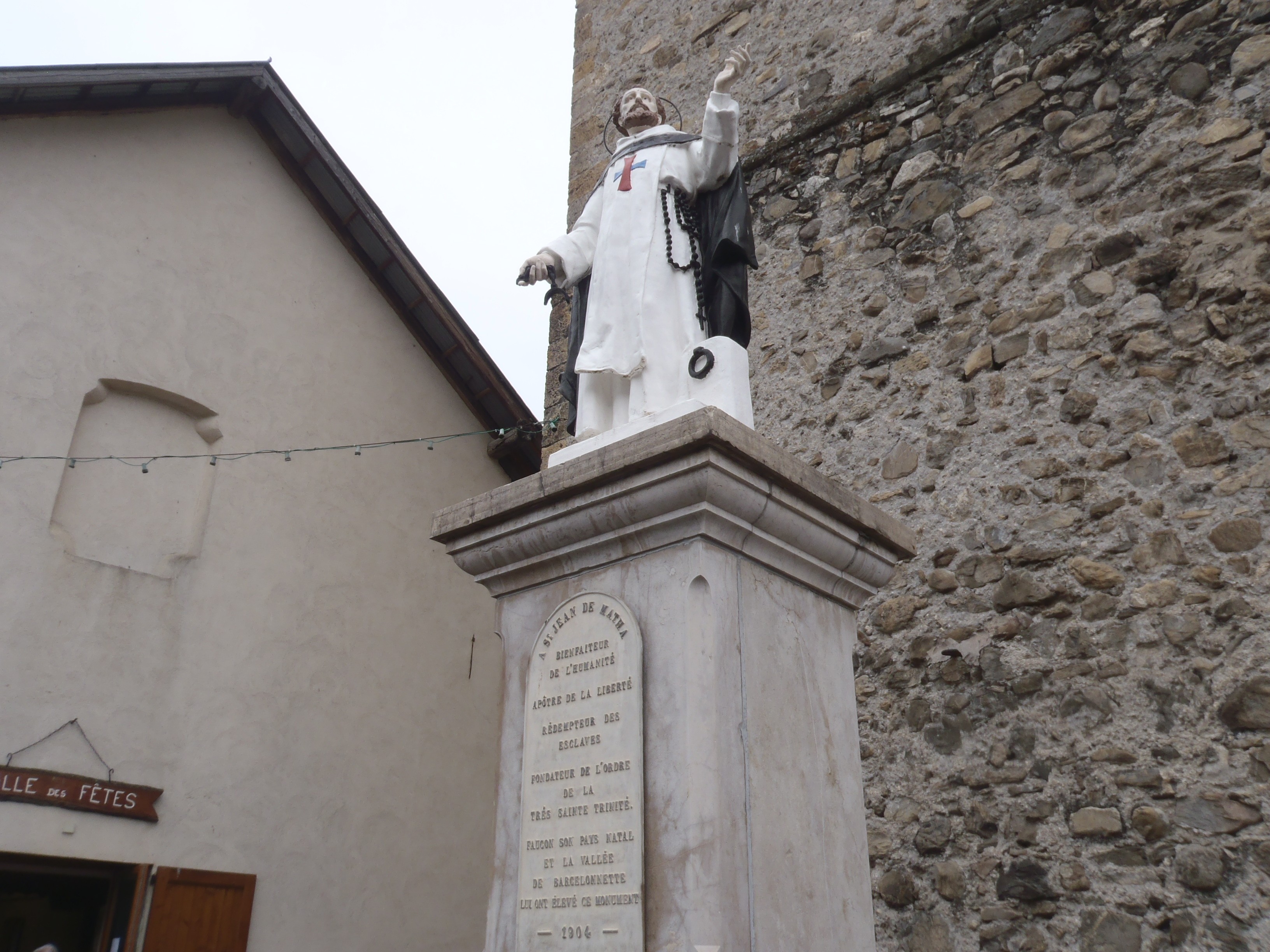 la statue de Jean de Matha fut érigée le 9 octobre 1904